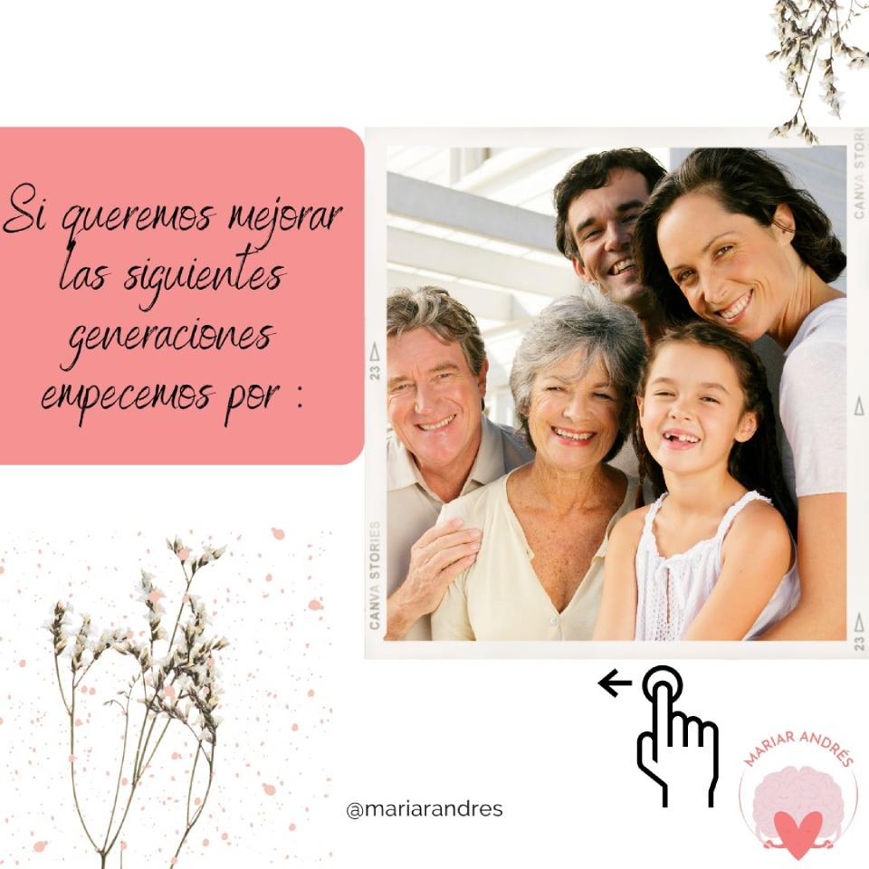 Familia de abuelos, padres e hija sonríen felizmente